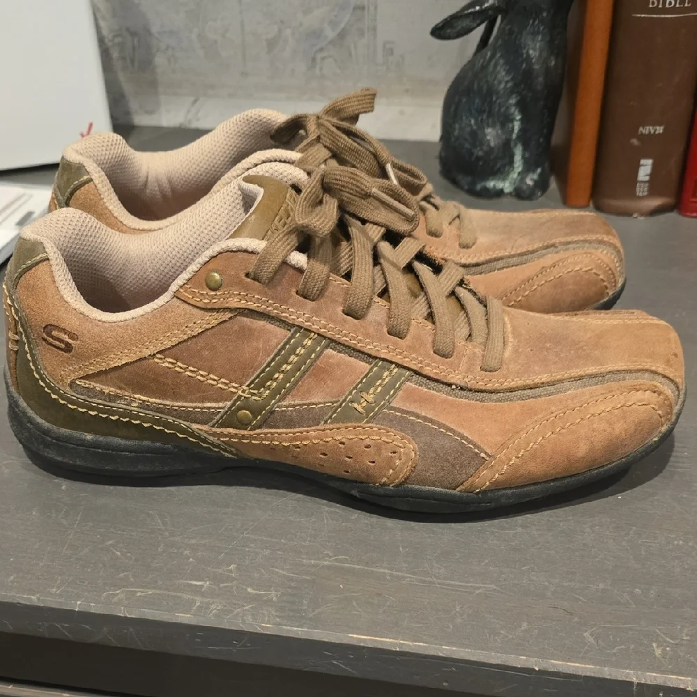 Skechers Brown and Green Sneakers Suede Upper Lace-Up Design - Picture 2 of 2